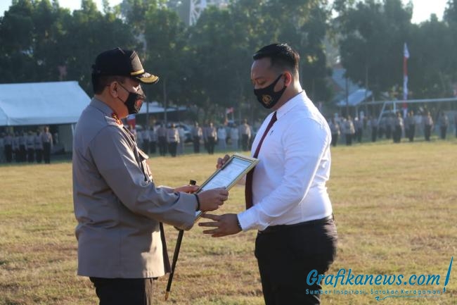 Kapolda NTB Beri Penghargaan Kasat Reskrim Lombok Timur